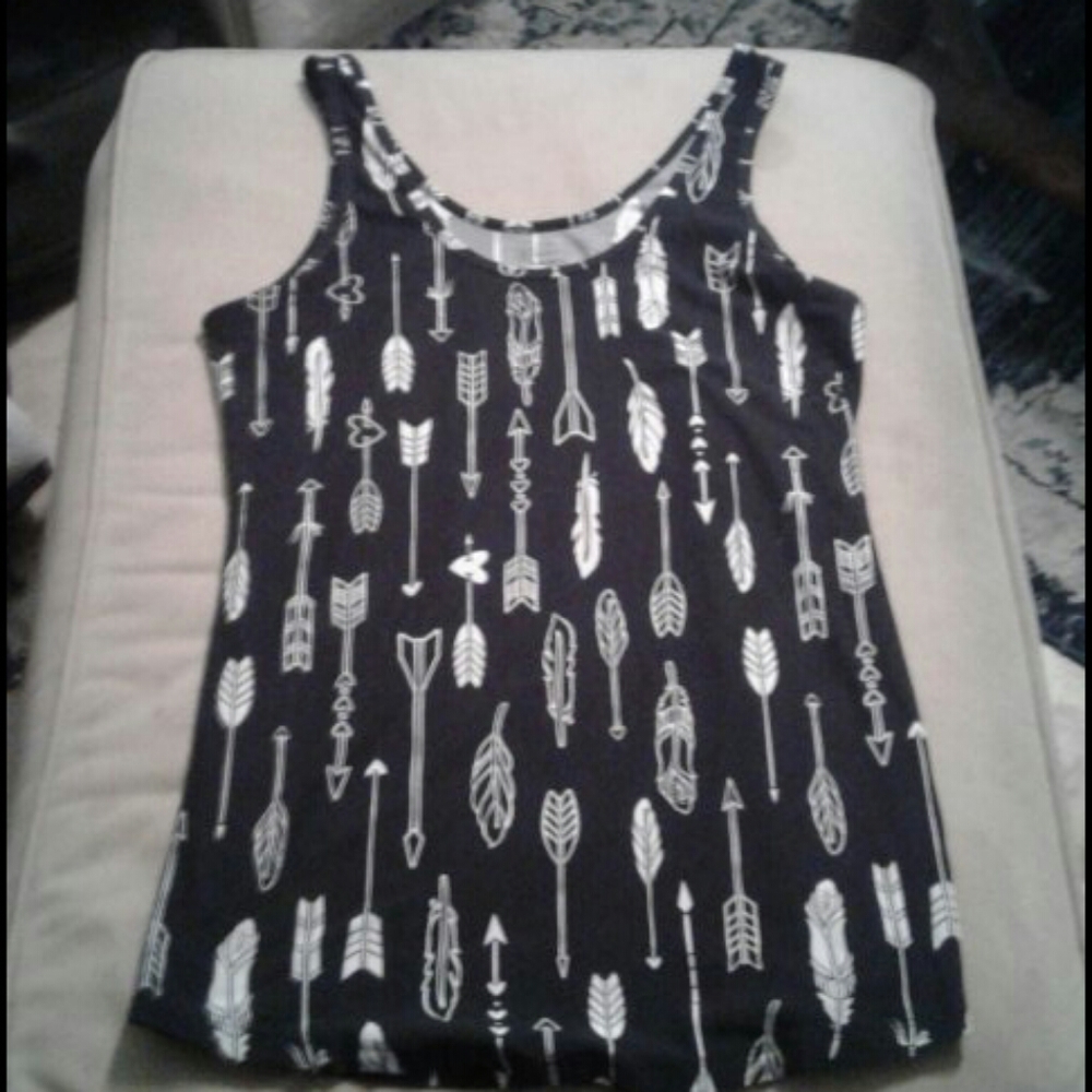 I am selling a NOBO No Boundaries tank top